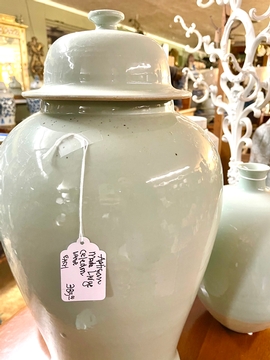 Celadon lidded Jar